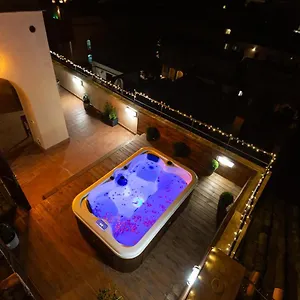vivilo-roma-luxury-experience-private-jacuzzi-on-rome.it-romehotels.com/